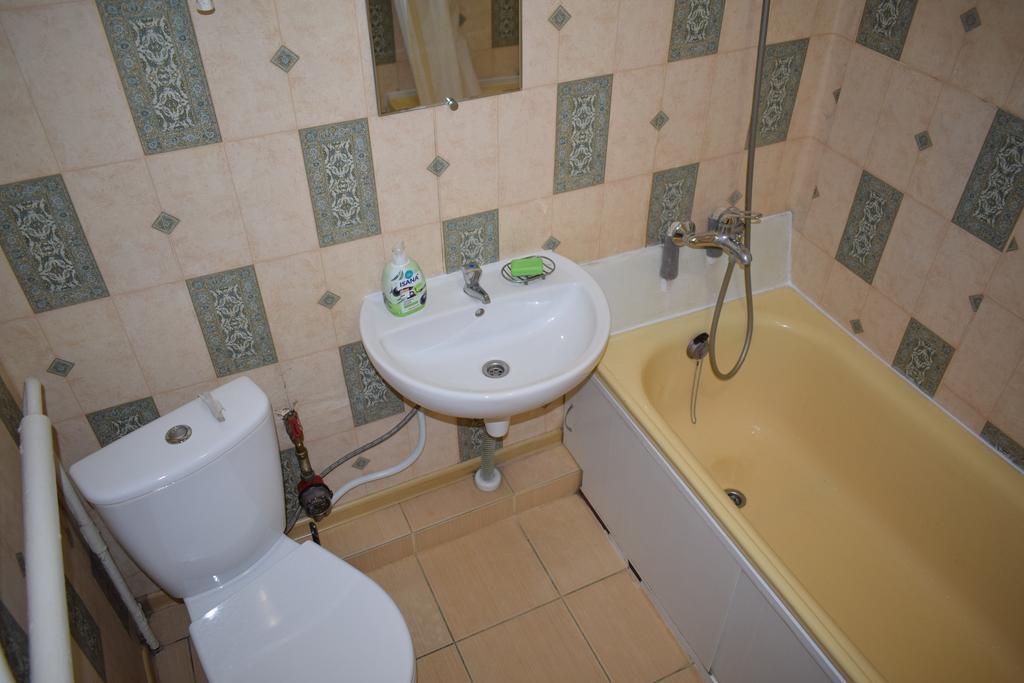Apartment On Vasylya Chervoniya 67 Rivne Exterior photo